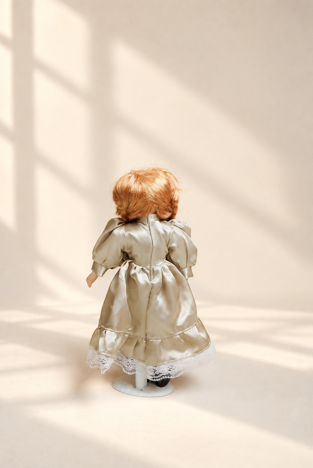 دمية بورسلان فنتج Vintage porcelain doll