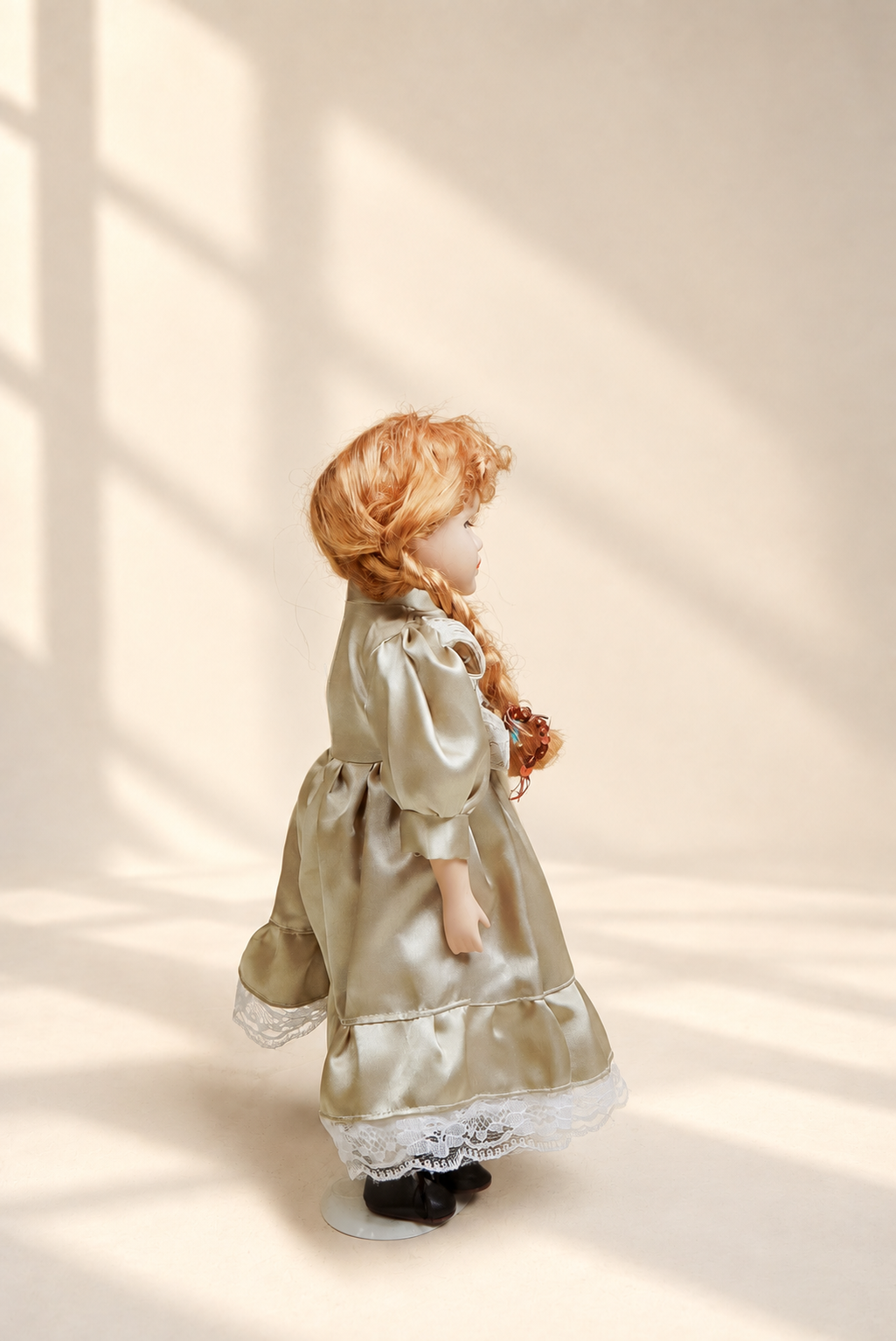 دمية بورسلان فنتج Vintage porcelain doll