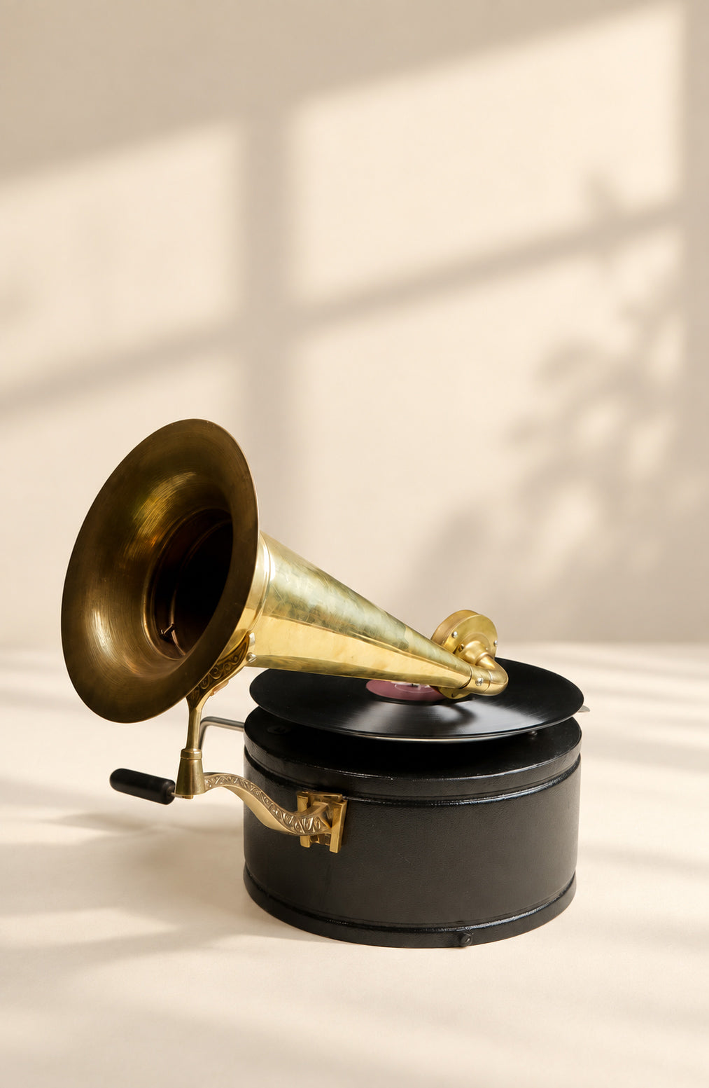 مشغل اسطوانات بشتخته | gramophone