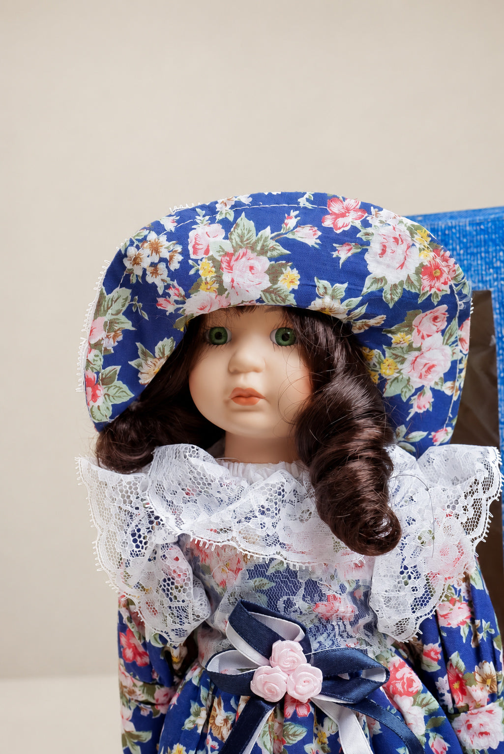 دمية بورسلان فنتج Vintage porcelain doll