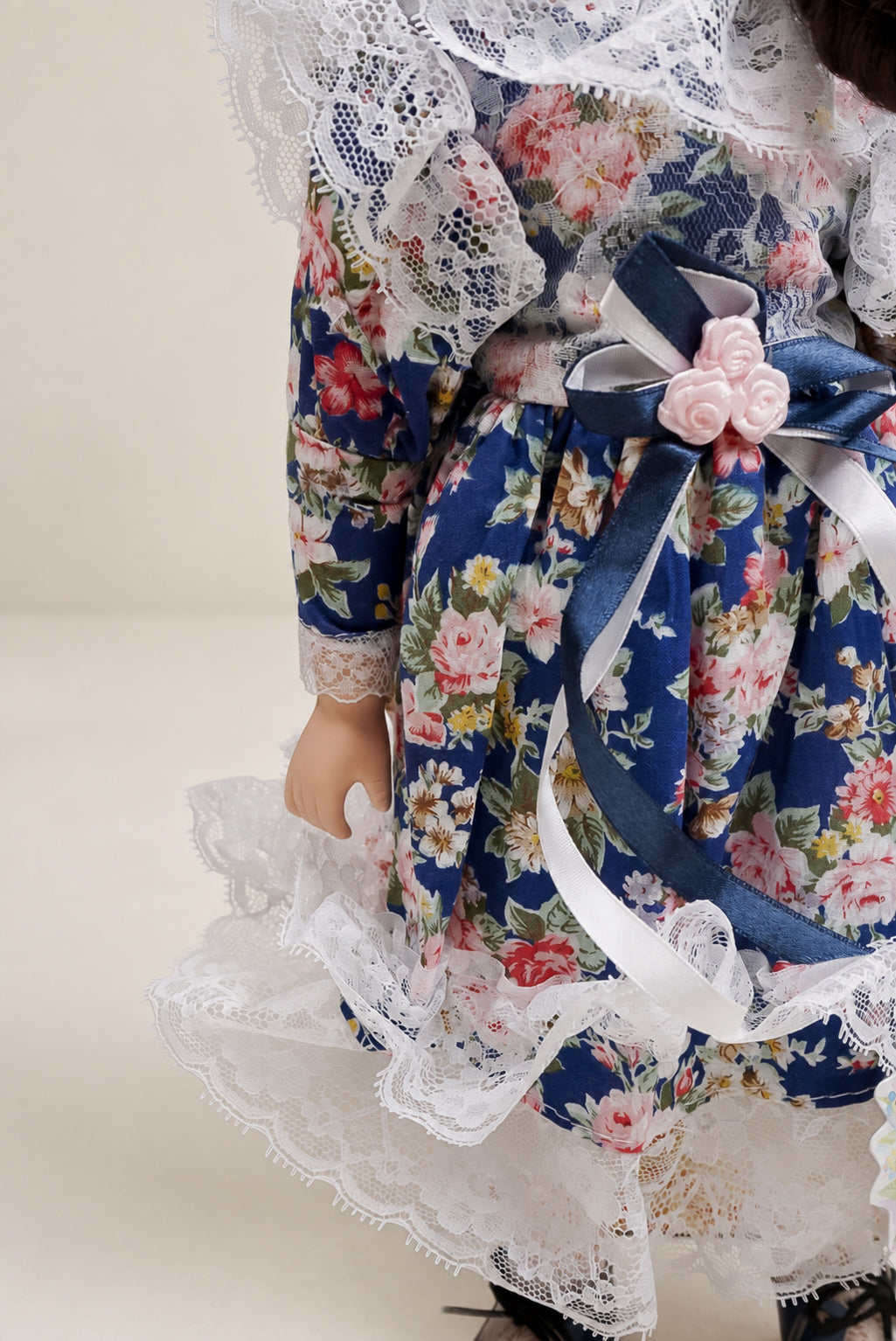 دمية بورسلان فنتج Vintage porcelain doll