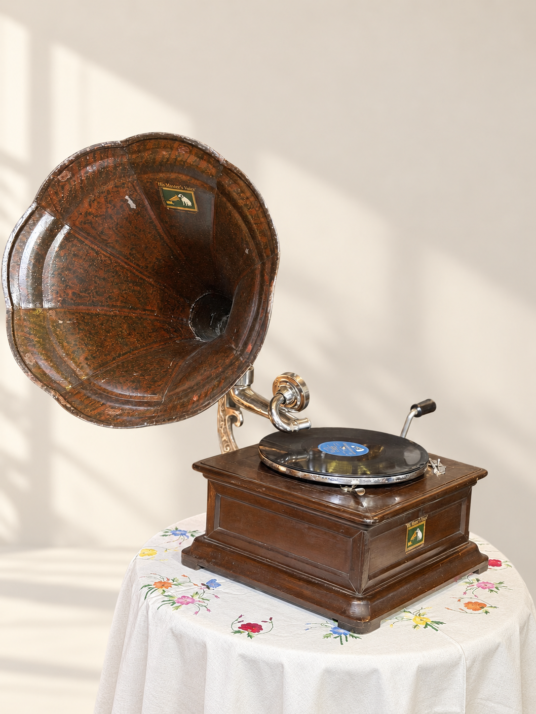 مشغل اسطوانات بشتخته | gramophone