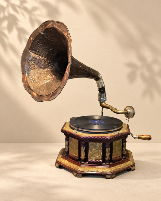 مشغل اسطوانات بشتخته | gramophone