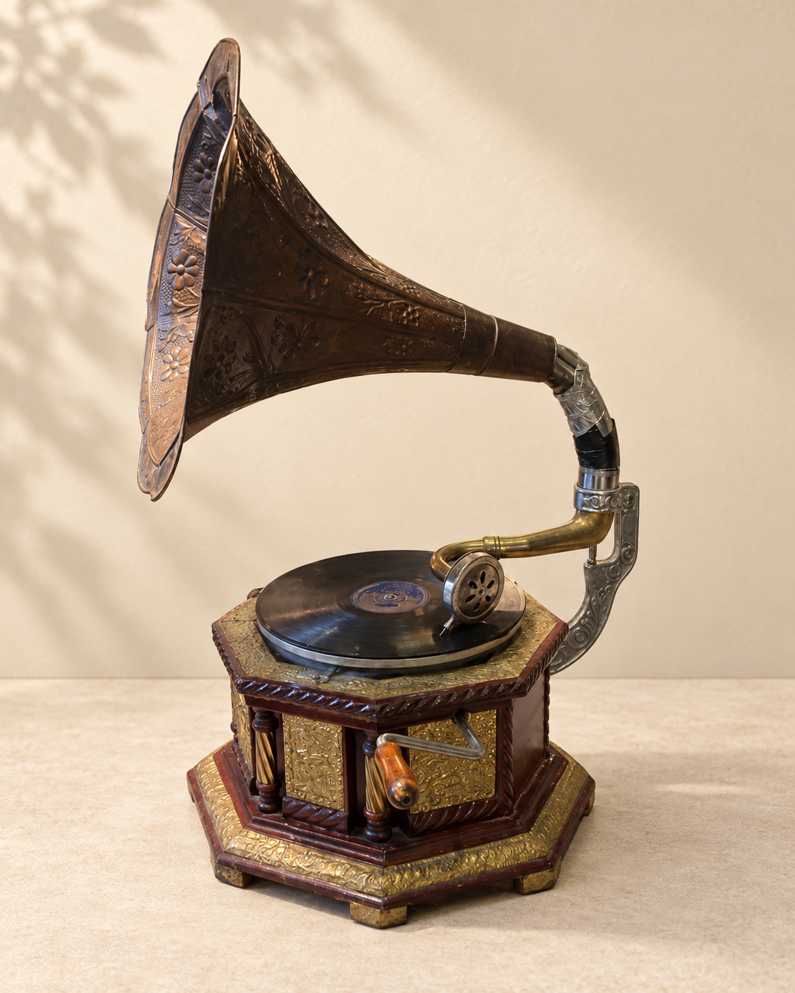 مشغل اسطوانات بشتخته | gramophone